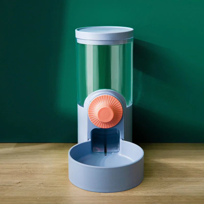 "Automatic hanging drinking fountain and feeder for cat cages, featuring a large capacity water drinker and feeding bowl, ideal for kittens, puppies, and rabbits."
