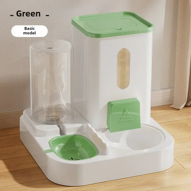 "2-in-1 automatic feeder and water dispenser for cats and dogs, with separate food and water bowls to provide easy feeding and hydration for your pets."