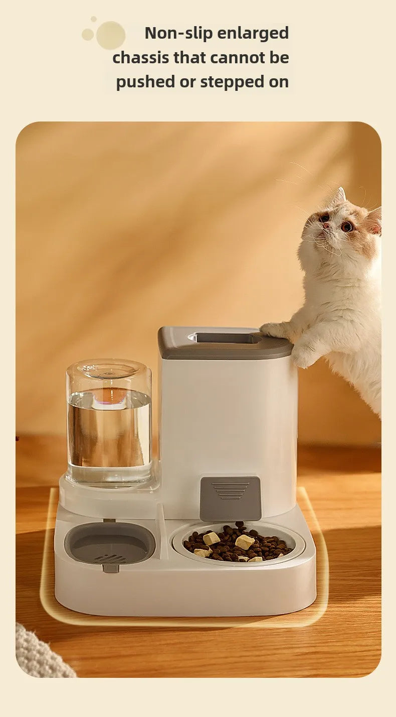 "2-in-1 automatic feeder and water dispenser for cats and dogs, with separate food and water bowls to provide easy feeding and hydration for your pets."